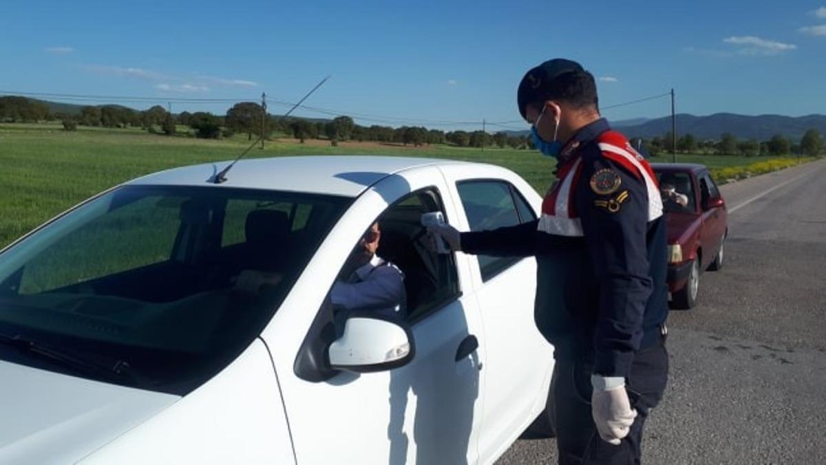 Emet&rsquo;te &rsquo;Emniyet kemeri&rsquo; takmayan s&uuml;r&uuml;c&uuml;lere ceza