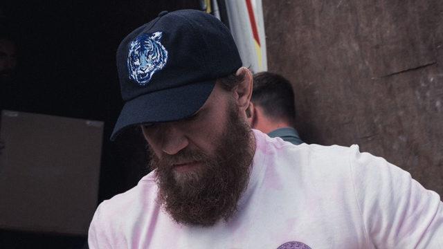 Conor McGregor'dan sağlık çalışanlarına ziyaret