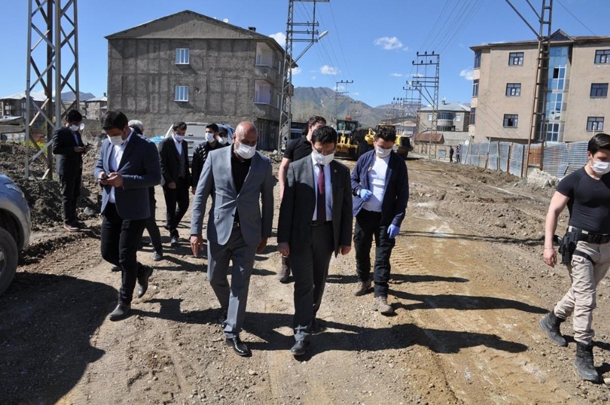 Y&uuml;ksekova&rsquo;da yol yapım &ccedil;alışması