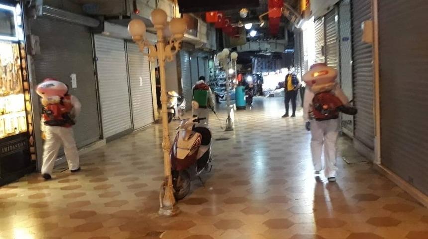 Dezenfekte işlemleri gecede s&uuml;r&uuml;yor