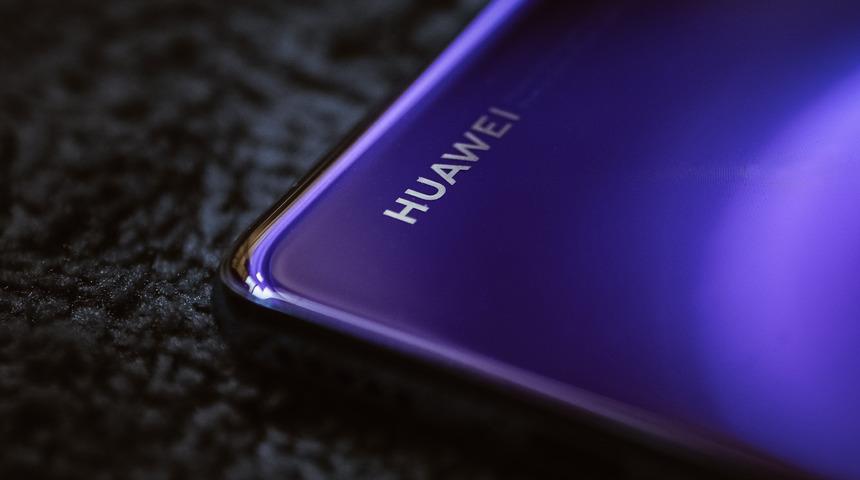 Donald Trump Huawei i&ccedil;in kararını verdi!