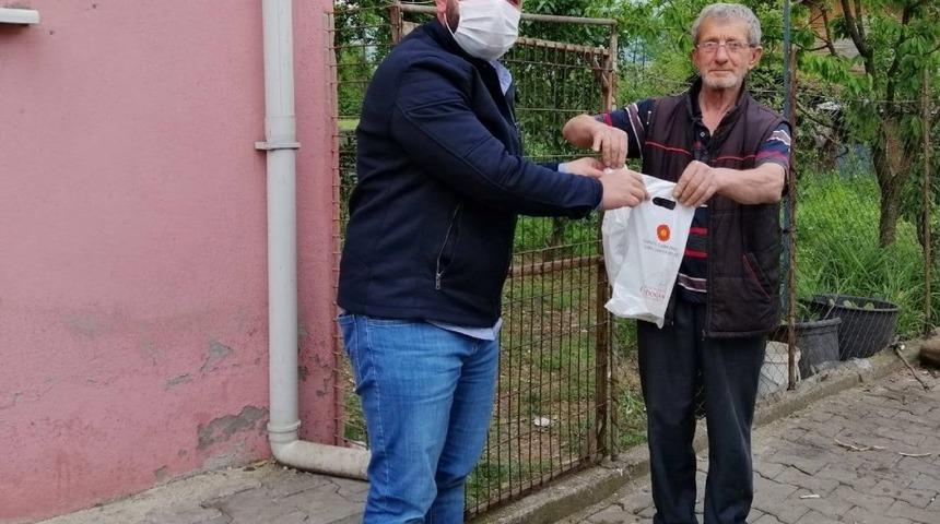 Kartepe&rsquo;de g&uuml;nde 6 bin maske &uuml;retiliyor