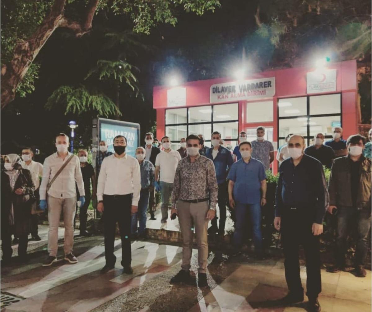 Gen&ccedil; Memur-Sen&rsquo;den Kızılay&rsquo;a kan bağışı takviyesi