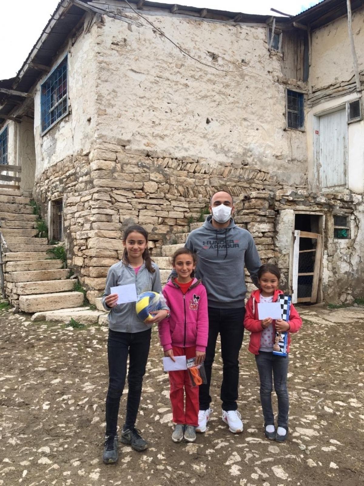 &Ouml;ğrencilerden sağlık &ccedil;alışanlarına mektup