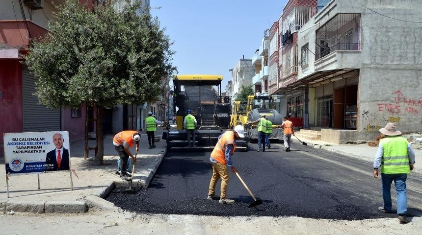 Akdeniz&rsquo;de asfalt ve yol a&ccedil;ma &ccedil;alışmaları s&uuml;r&uuml;yor