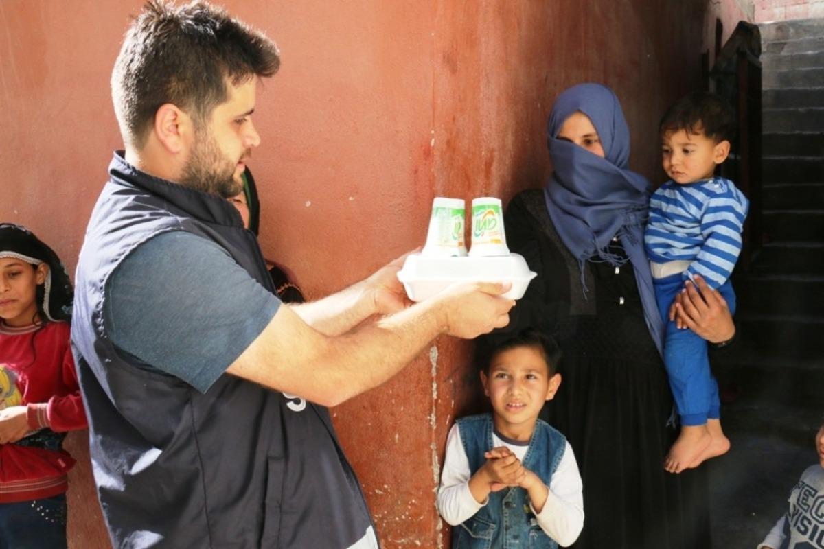 Ak&ccedil;akale&rsquo;de bin aileye sıcak iftar yemeği