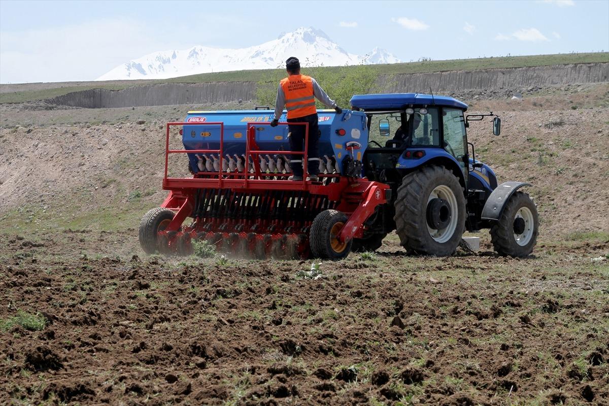 Kayseri'de ekilmeyen bin dekar arazi ekonomiye kazandırıldı
