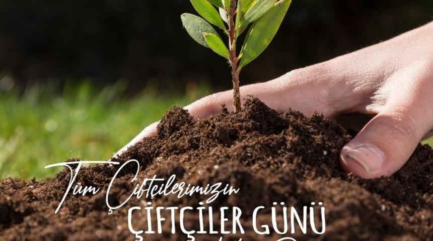 Başkan &Ouml;zcan &ccedil;ift&ccedil;ilerin g&uuml;n&uuml;n&uuml; kutladı