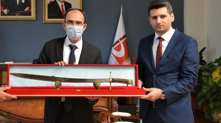 MHP İl Başkanı Yaşar&rsquo;dan Rekt&ouml;r Beydemir&rsquo;e ziyaret