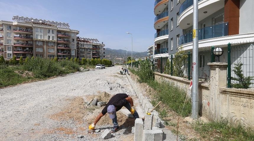 Efeler&rsquo;de yollar yenileniyor