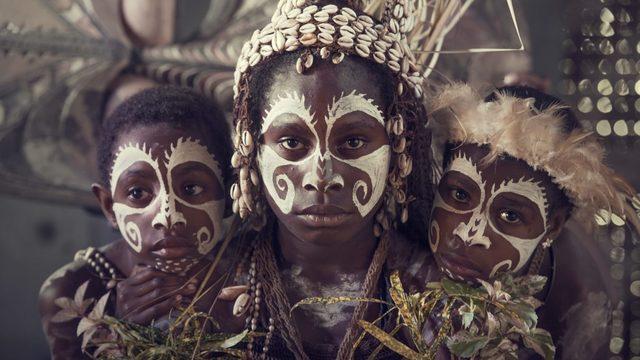 En uzak kabileleri ve kültürleri ziyaret eden Jimmy Nelson’dan nefes kesen fotoğraflar