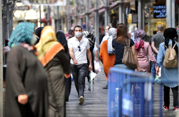 Bursa'da sokağa çıkma yasağı öncesi çarşı ve pazar yoğunluğu G1