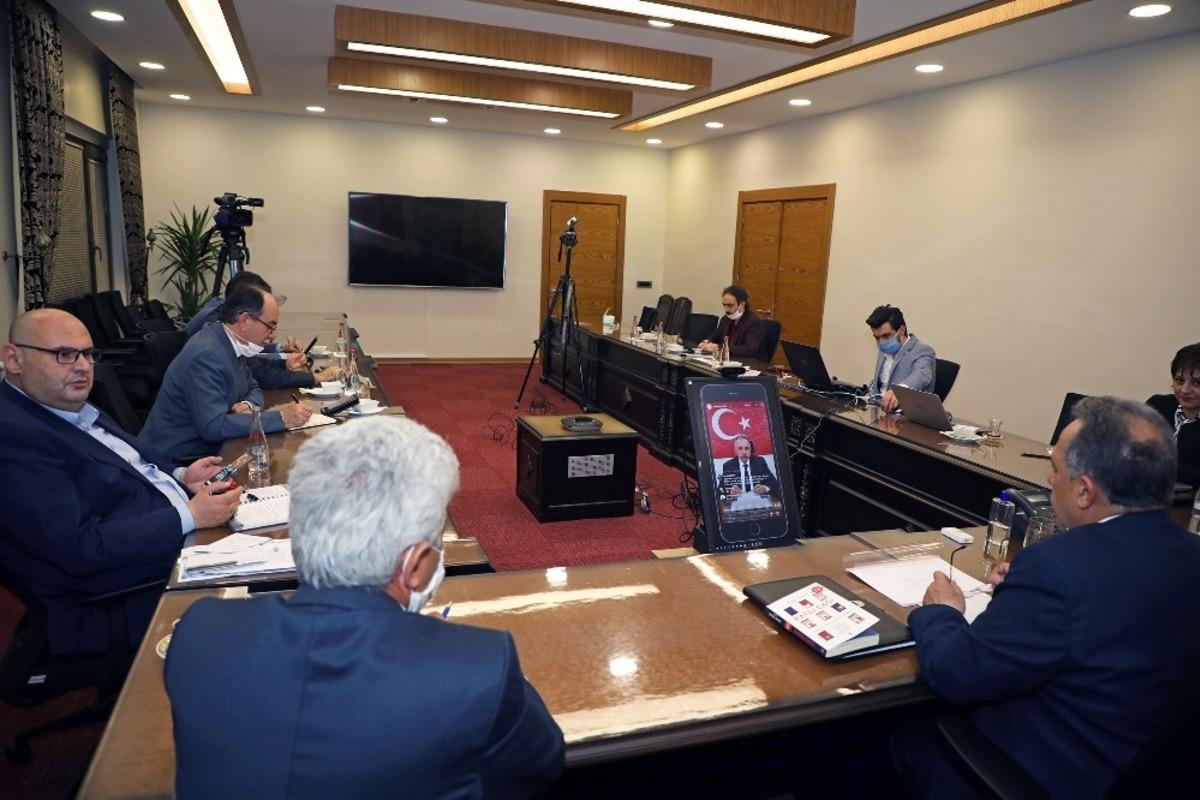 Başkan Yal&ccedil;ın sosyal medyada vatandaşla sohbet etti