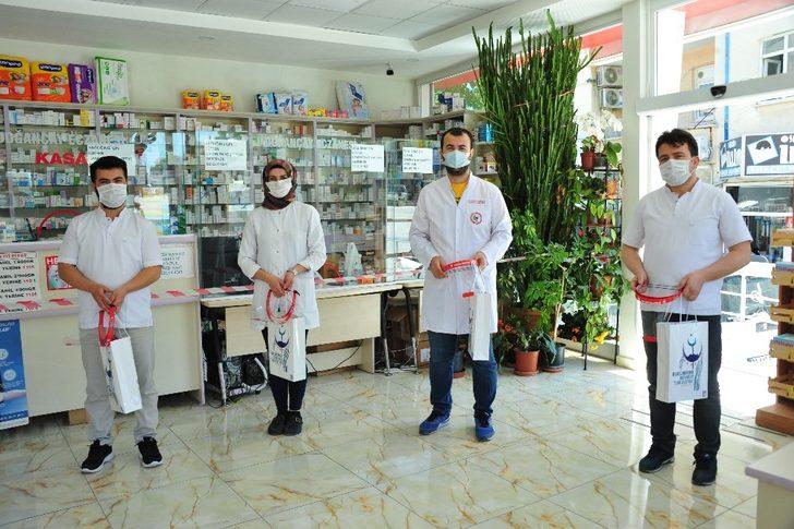 Karaman Belediyesi eczacıları unutmadı G1