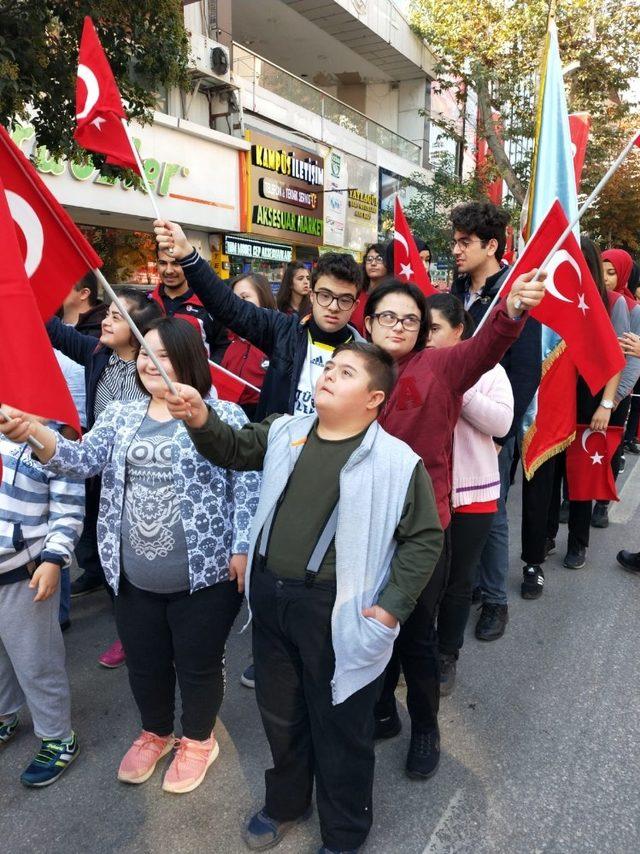 Özel çocuklardan bayram mesajı