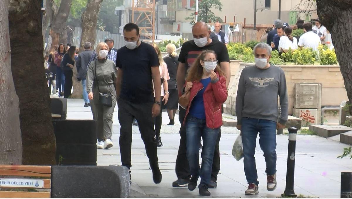 Kadık&ouml;y Bağdat Caddesi'nde eski g&uuml;nleri aratmayan yoğunluk