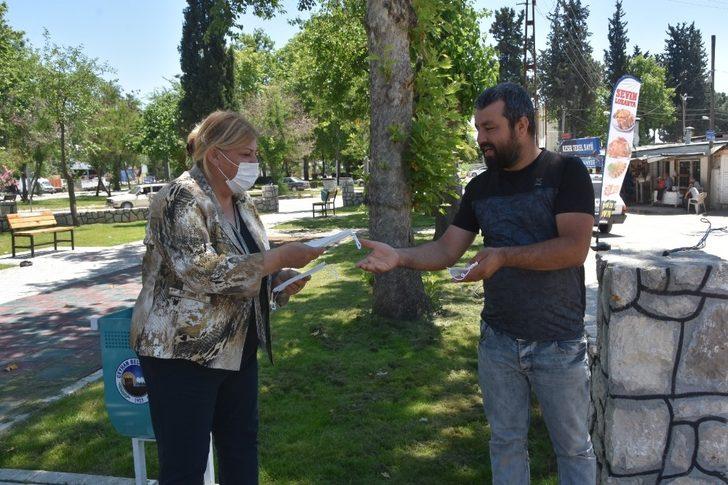 Başkan Erdem maske dağıttı G2