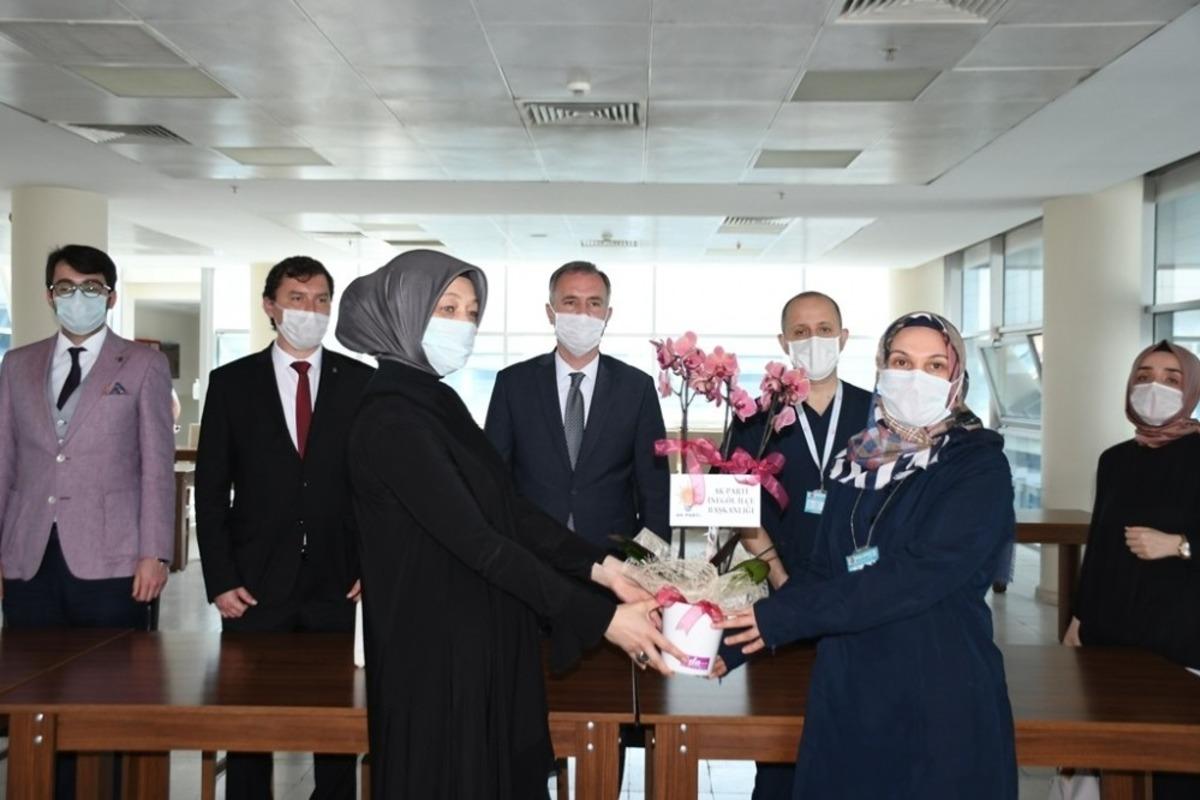 İneg&ouml;l&rsquo;de hemşirelere anlamlı ziyaret