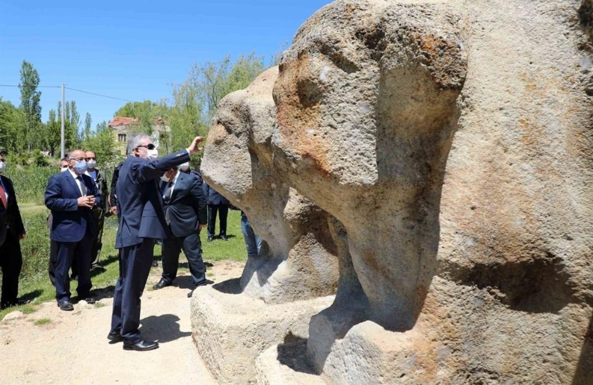 Vali Toprak&rsquo;tan Beyşehir&rsquo;de tarihi mekanlarda inceleme