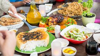 Uşak'ta iftarda buluşan 5 kişinin koronavirüs testi pozitif çıktı