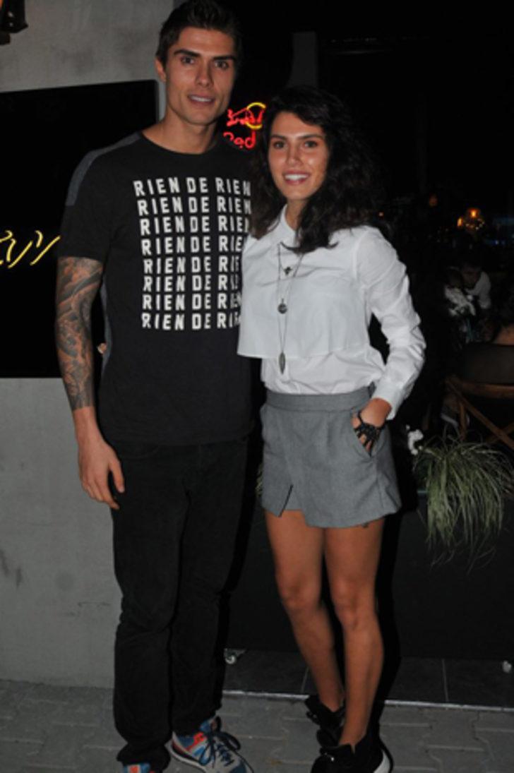 Serenay Aktaş yeni yaşını arkadaşlarıyla kutladı G4