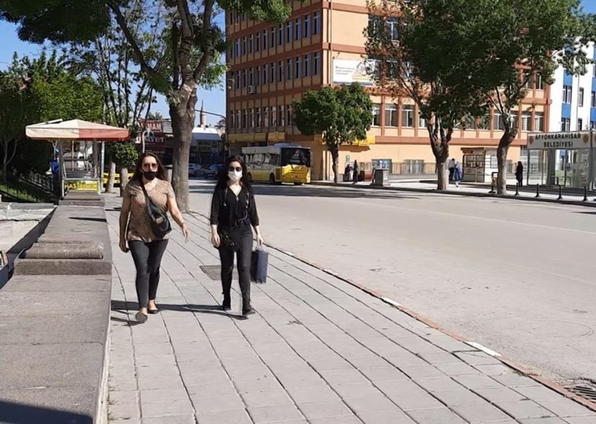 Afyonkarahisar&rsquo;da maske denetimleri s&uuml;r&uuml;yor