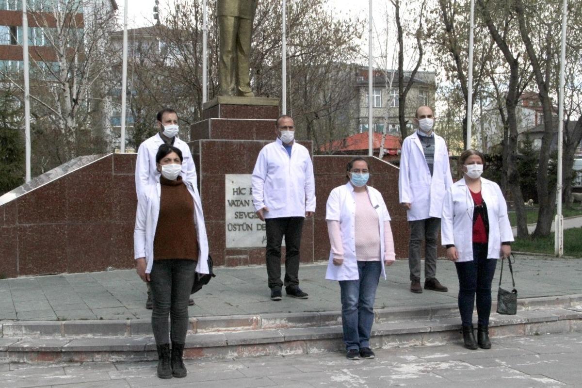 Eczacılar Odası Başkanı D&uuml;ndar: "Hastalıkta, sağlıkta eczacınız yanınızda"