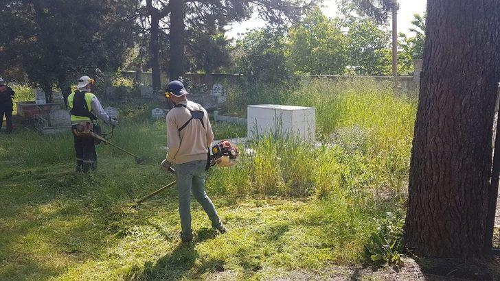 Mezarlıklarda temizlik yapıldı G1