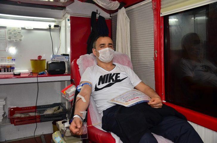 Orucunu açan kan bağışına koştu G4