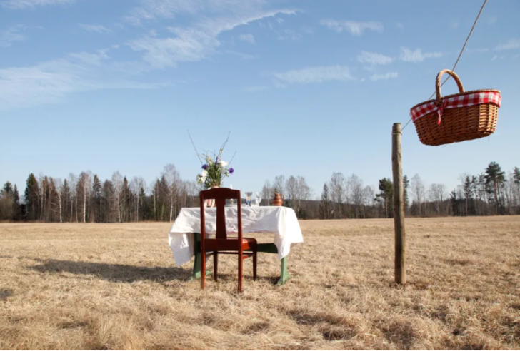 Restoranlarda sosyal mesafe uygulamalarını gösteren fotoğraflar G3