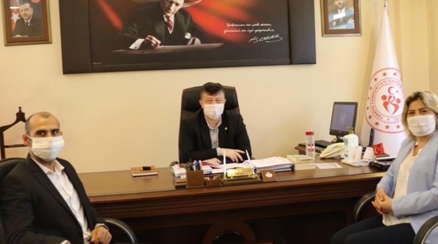Bakan Kasapoğlu ile g&ouml;r&uuml;şen antren&ouml;rlerden İl M&uuml;d&uuml;r&uuml; Fillik&ccedil;ioğlu&rsquo;na ziyaret