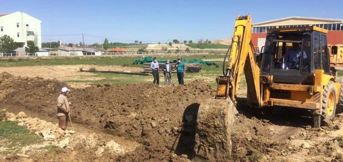 Dumlupınar&rsquo;a halı saha
