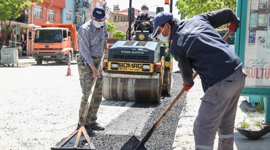 Bah&ccedil;elievler Mahallesi&rsquo;ne asfalt