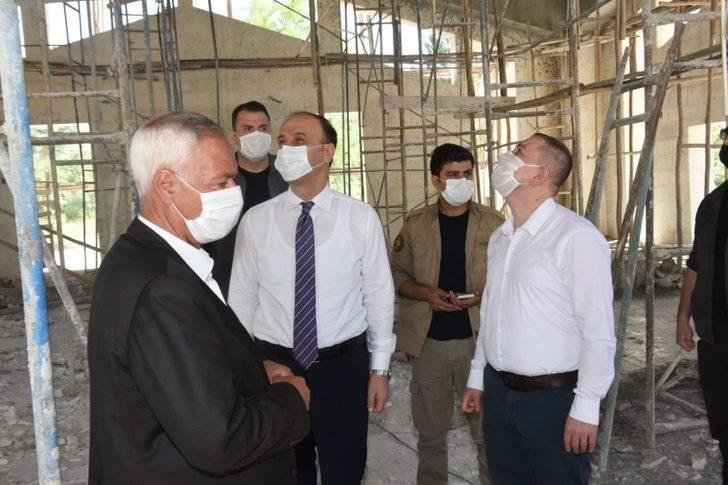 Vali Erin Eyüpnebi Ziyaretgahını inceledi G4