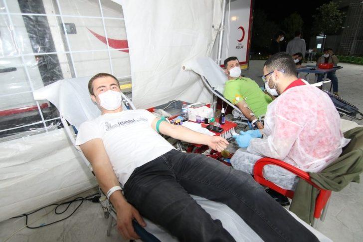 Sakarya Gençlik ve Spor İl Müdürlüğü personeli kan verdi G2