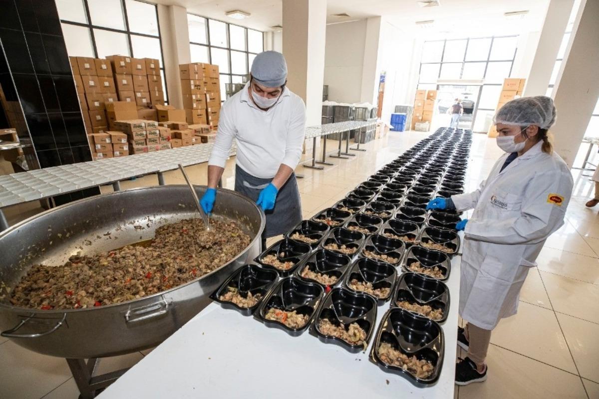 3 haftada 312 bin kişilik iftar paketi dağıtıldı