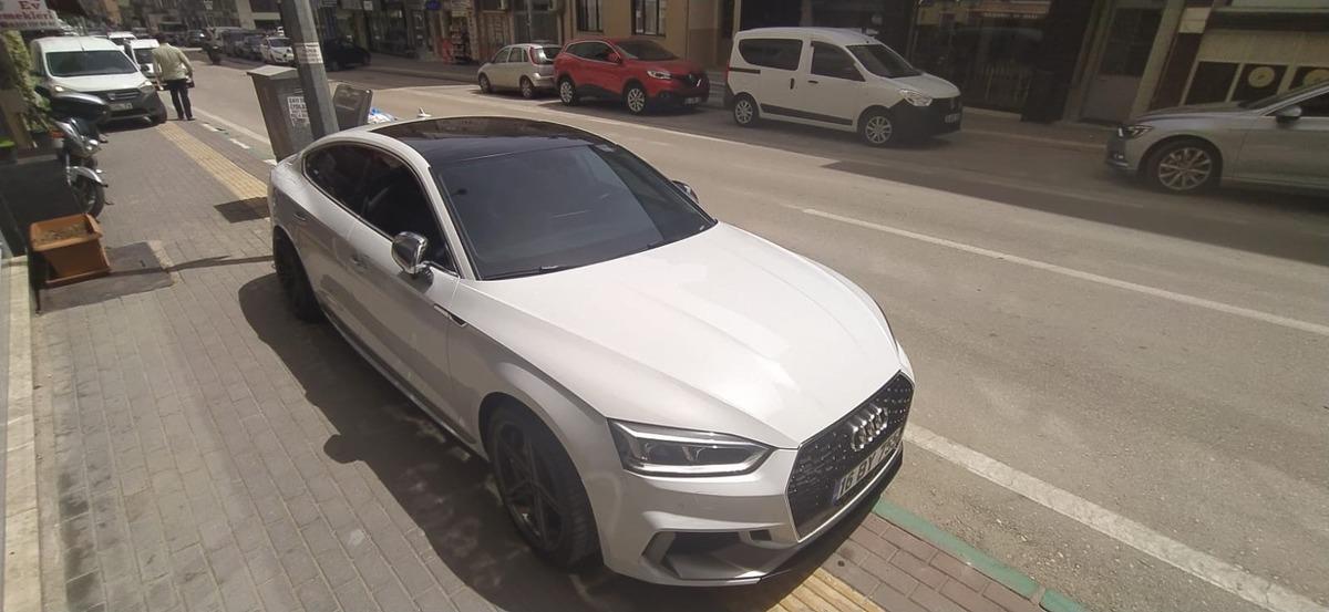 400 bin liralık araca &ouml;yle bir şey yaptı ki...G&ouml;ren bir daha d&ouml;n&uuml;p bakıyor