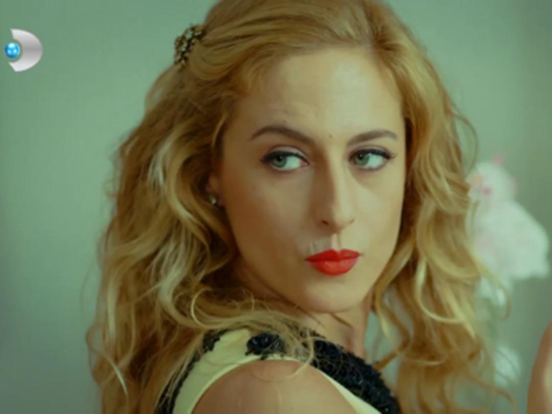 Canan Erg&uuml;der Arap kanalının sorularını yanıtladı