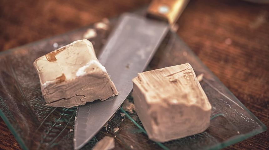 Birçok ünlü bunları kullanıyor! İşte gözenekleri yok eden doğal maske tarifleri...