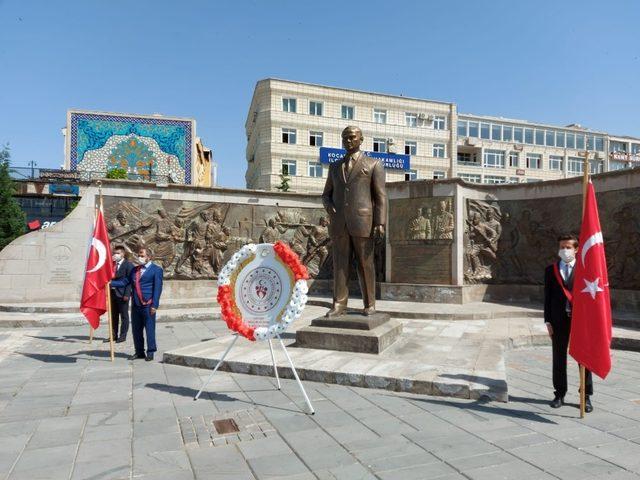 Murat Eskici: ”Gazi Mustafa Kemal Atatürk’ün izinden giden bir gençlik olduğunu hepimiz görüyoruz”