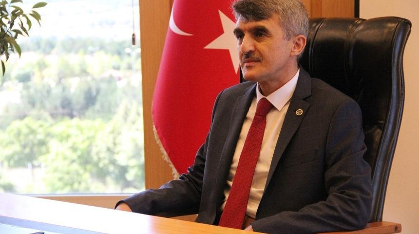 Rekt&ouml;r Kazım Uysal: "Kardeşliğe kurşun sıkan eli kanlı ter&ouml;r &ouml;rg&uuml;t&uuml;n&uuml; kınıyorum"