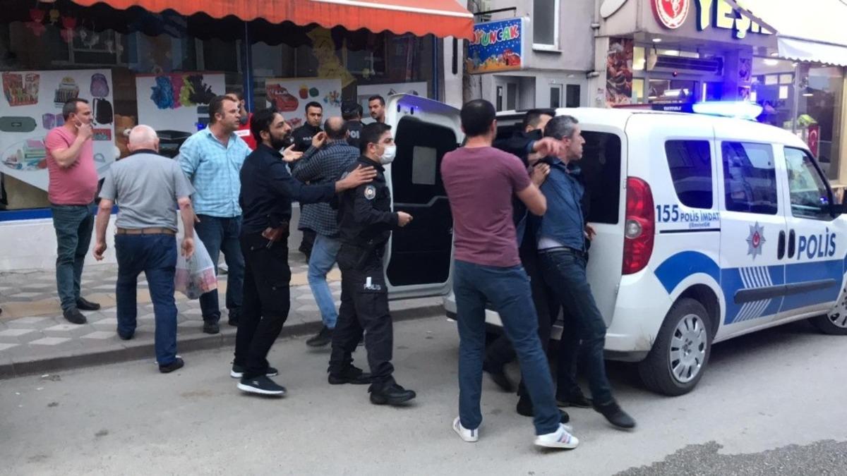 İftar vakti &ccedil;ıkan kavgada silah patladı