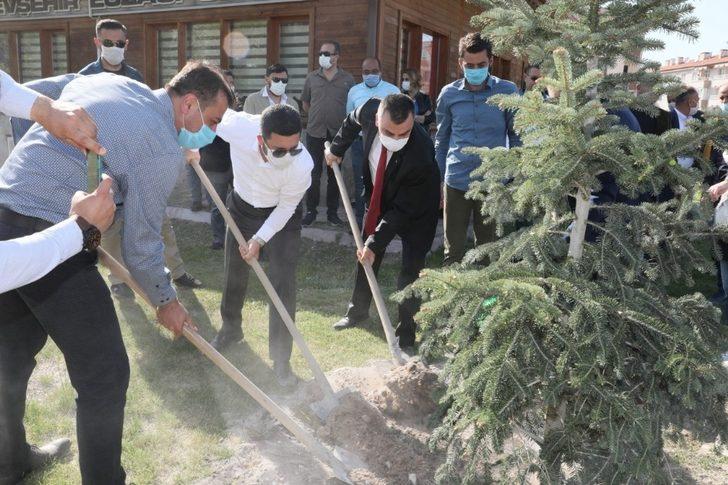 Nevşehir’de yeni doğan ve vefat edenler için 600 fidan dikildi G3