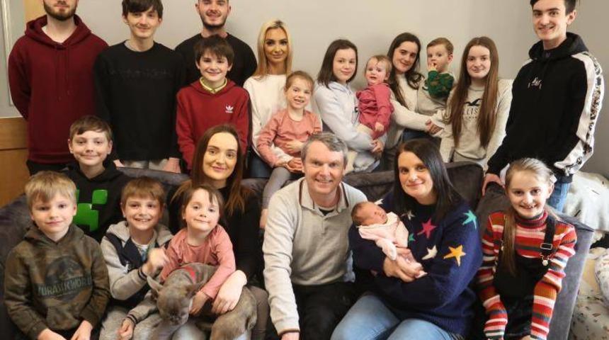 İngiltere'de 22 çocuklu Radford ailesinin berber mesaisi