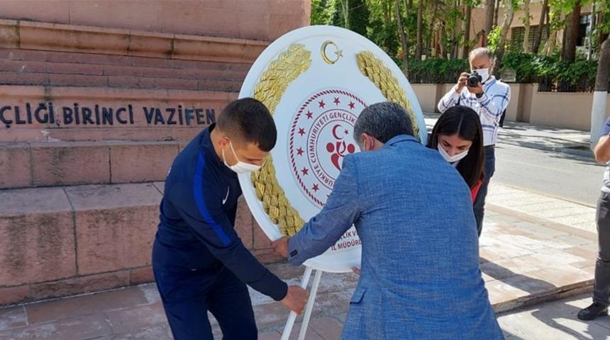 Gen&ccedil;lik Haftası a&ccedil;ılışı t&ouml;renle yapıldı