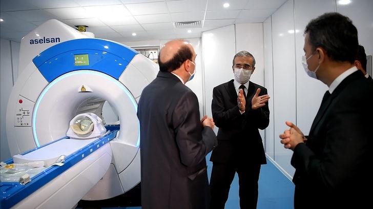 Savunma Sanayii Başkanı Demir, ilk yerli MR cihazını inceledi G1