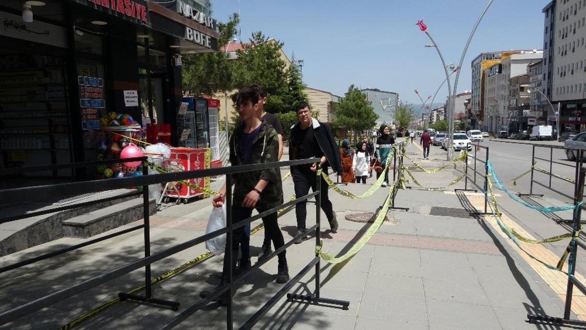 Gen&ccedil;ler uzun s&uuml;re sonra dışarı &ccedil;ıktı