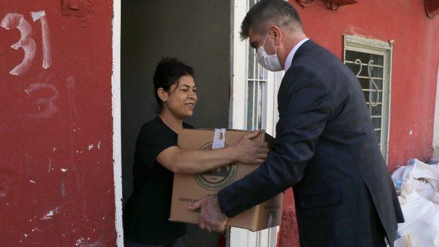 Vakıflar Bölge Müdürlüğü’nden ihtiyaç sahiplerine kuru gıda yardımı