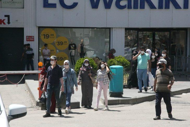 Gençler soluğu çarşıda aldı G4