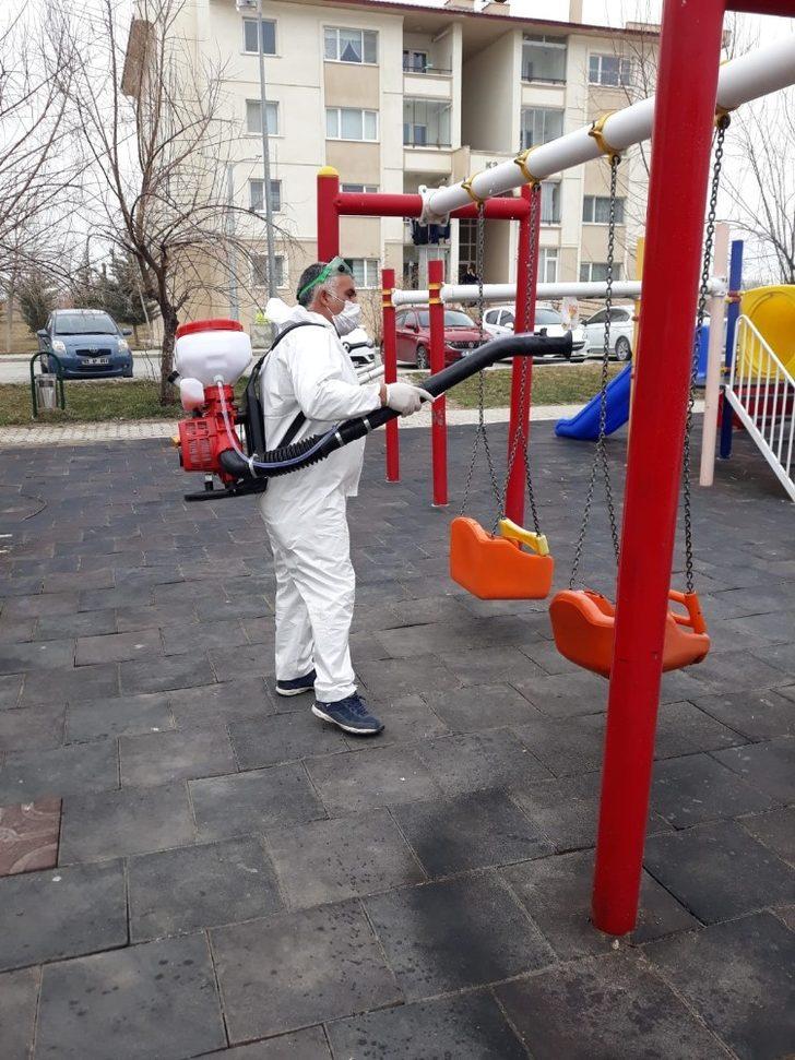 Van YYÜ’de dezenfekte çalışması G4